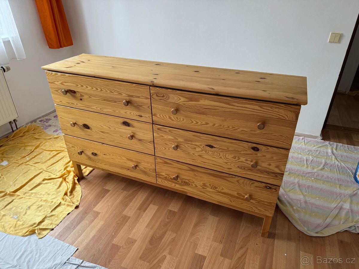 Dřevěná komoda - 4