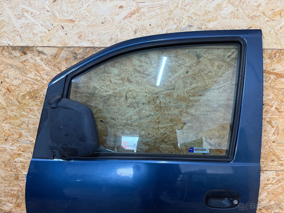 LEVÉ PŘEDNÍ DVEŘE HYUNDAI H1 - 4