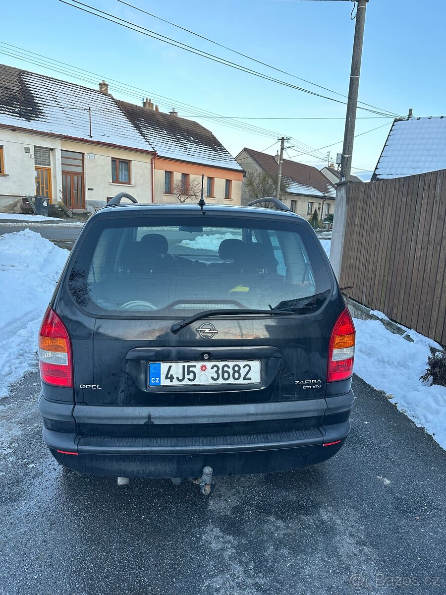 Opel Zafira 2.0 - 4
