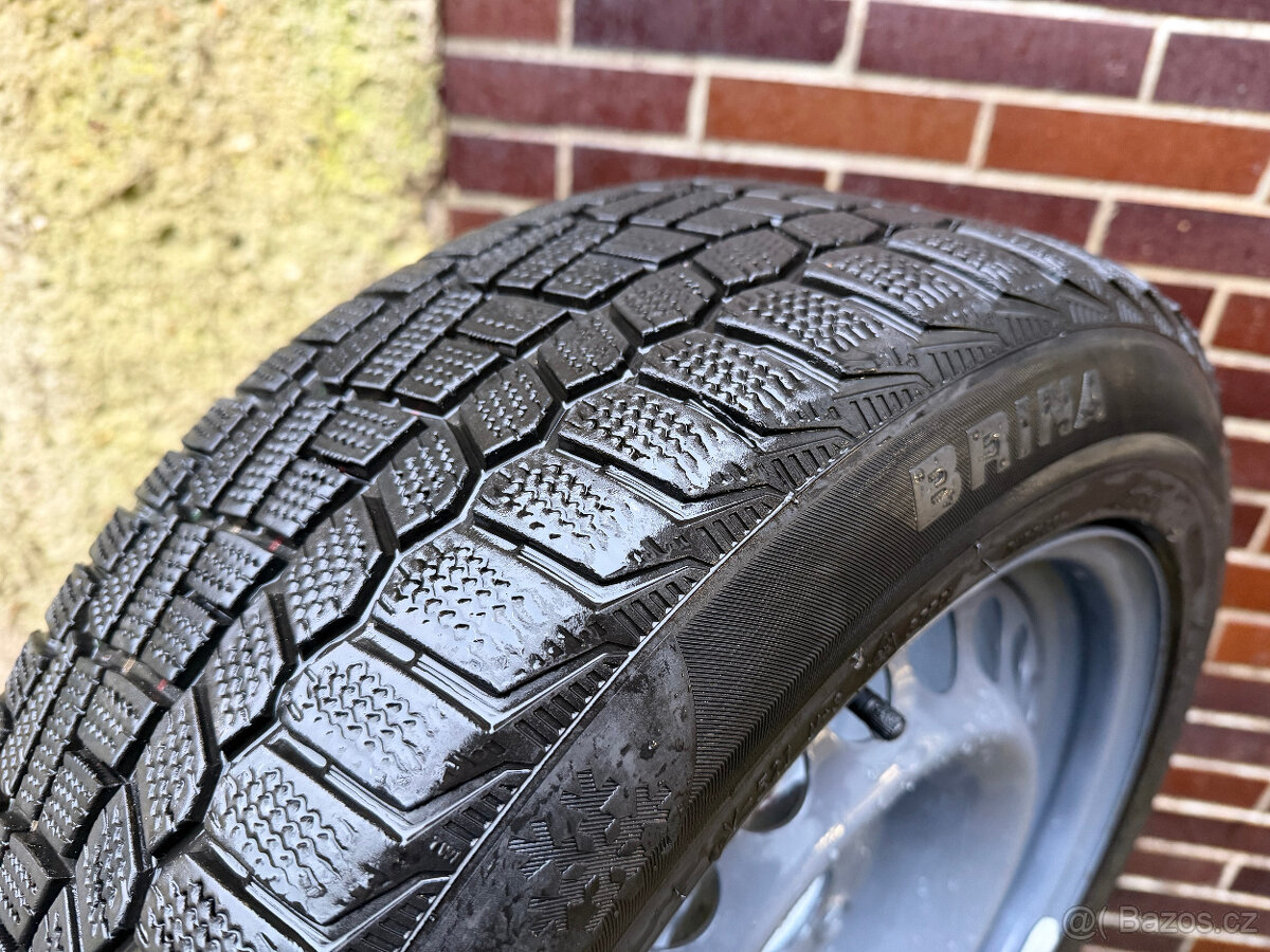 Sada pneu 205/55/16, cena za sadu 3000,- Kč - 4