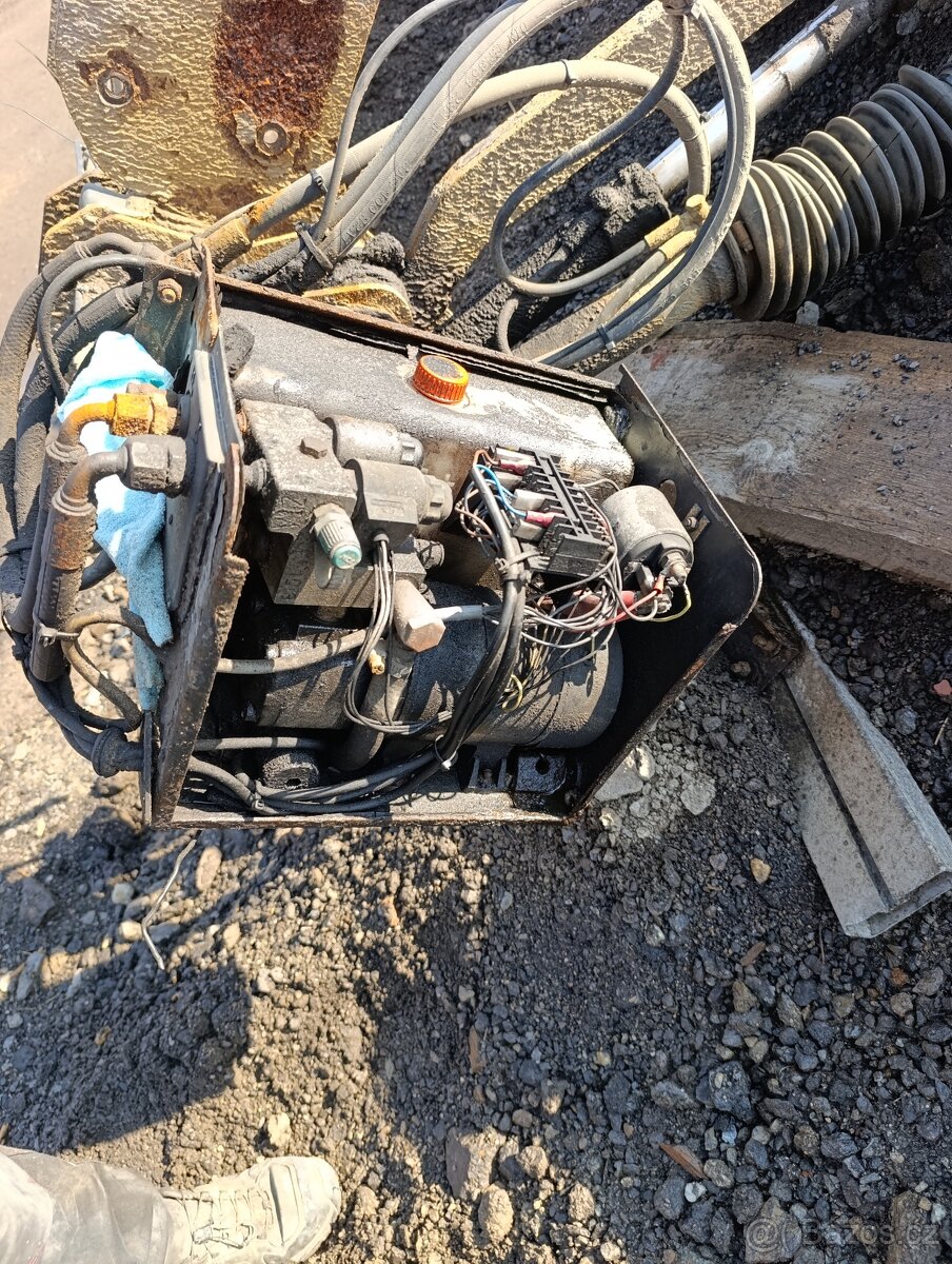 Hydraulické čelo Dhollandia - 4