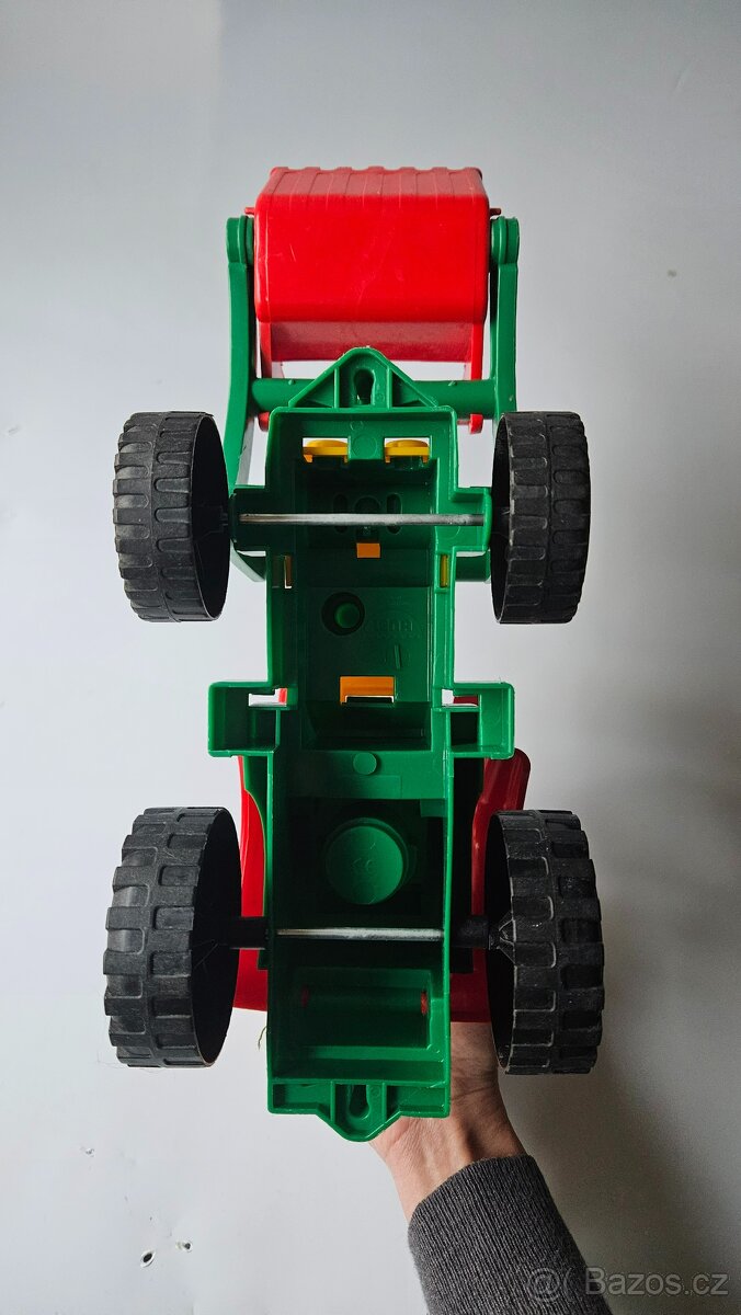 Traktor se lžící značky Lena - 4