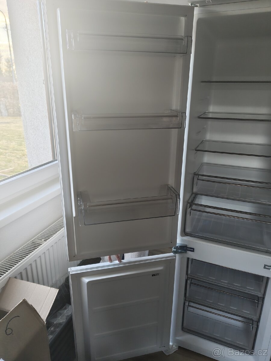 Vestavěná lednice - 4