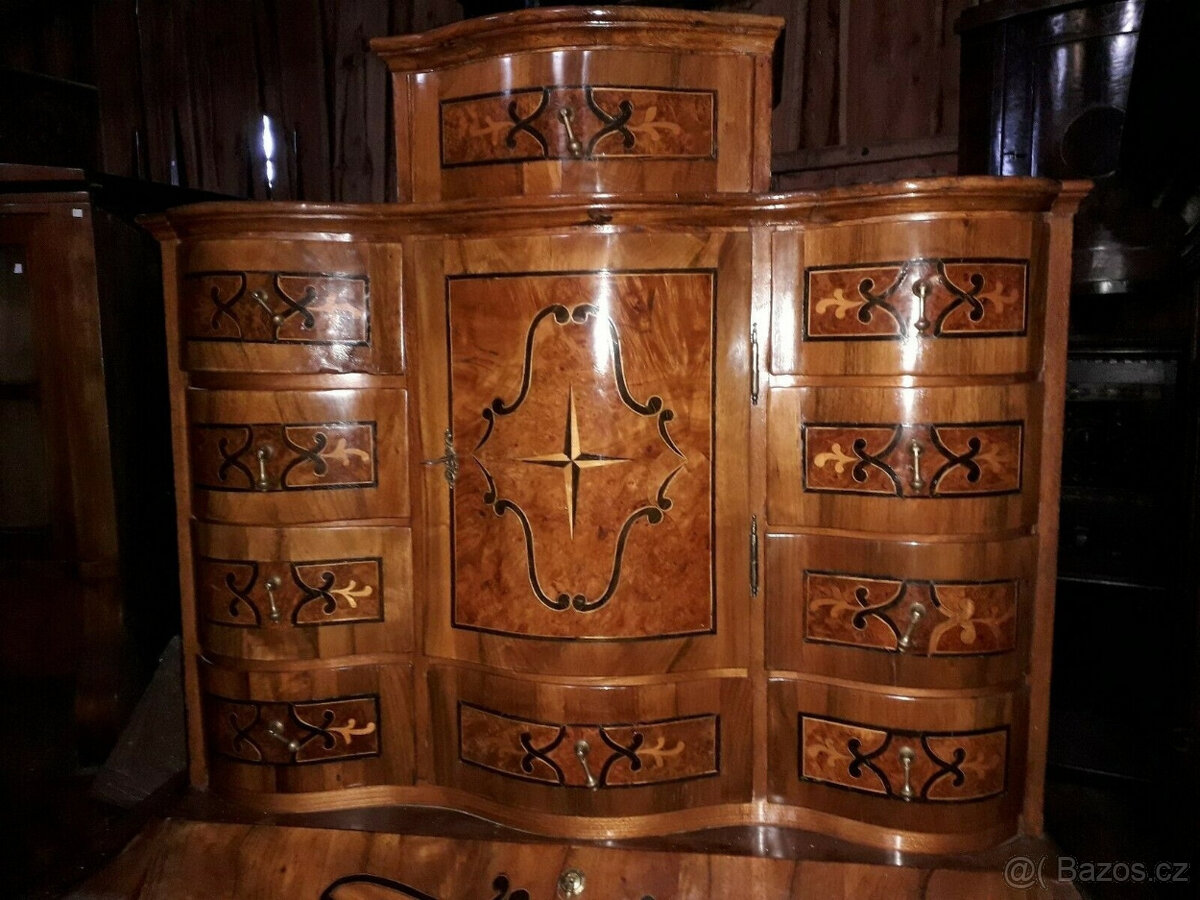 Svatostánek kolem roku 1760, ořech s intarzií - STARÁ RESTAU - 4