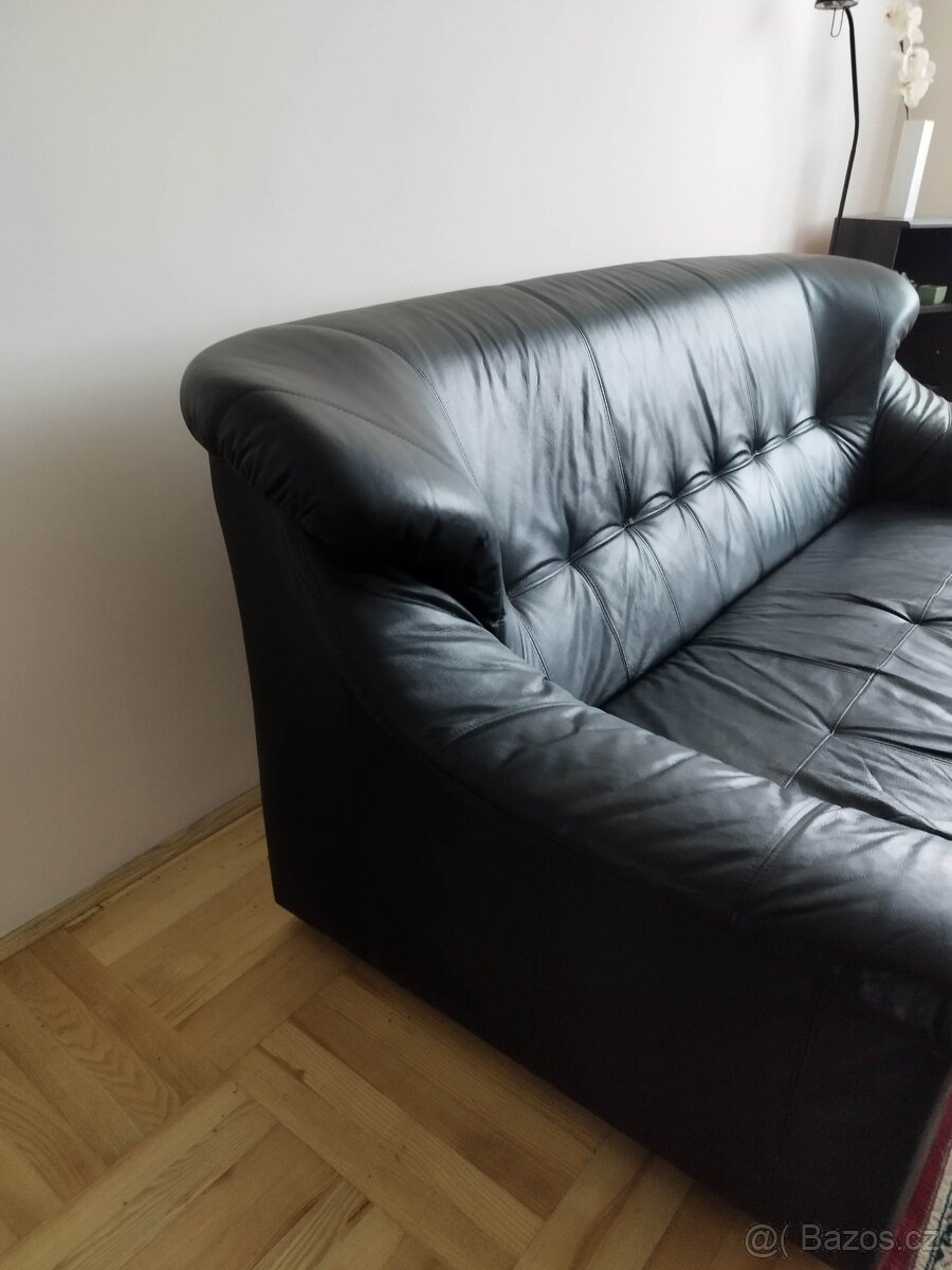 Černý kožený gauč s křesly černá barva - 4