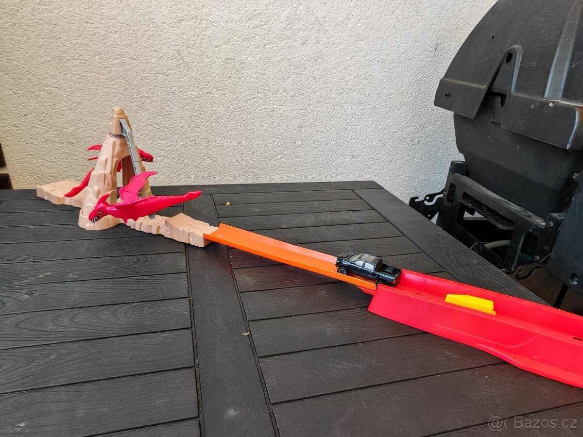 Hot Wheels vystřelovací dvě autodráhy - 4