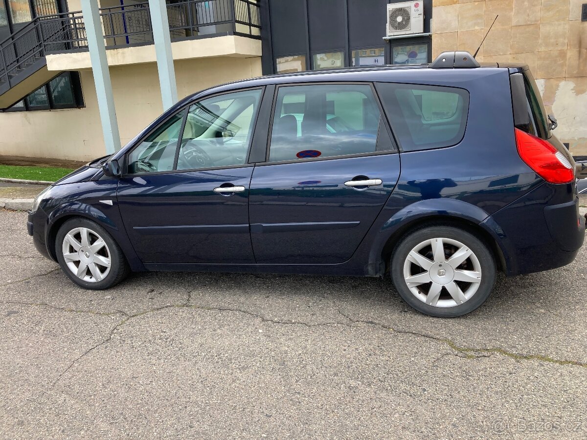 Renault Grand Scenic 2.0DCI 110 kW - 4
