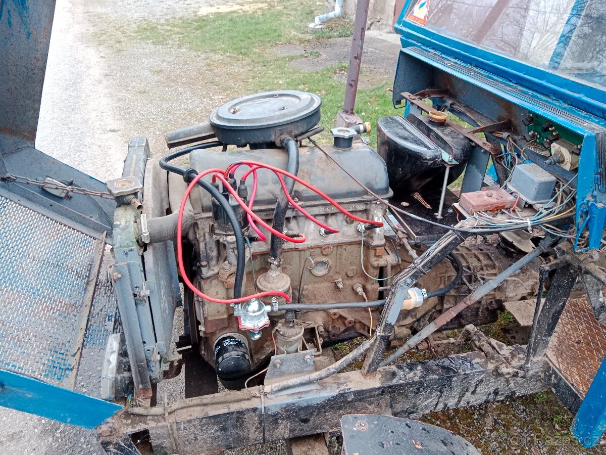 Malotraktor domácí výroby s vlečkou. - 4