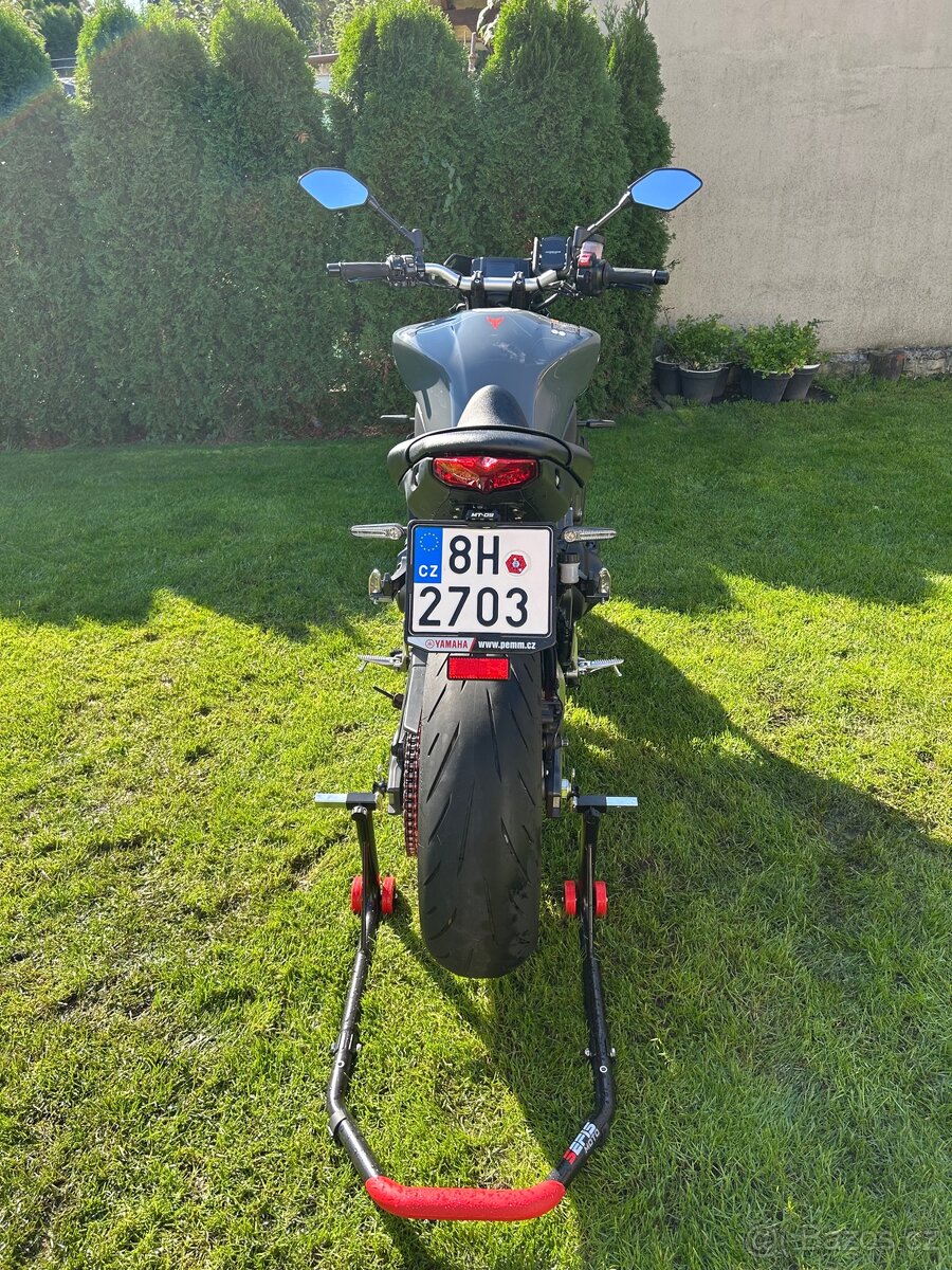 Yamaha MT 09 - 4