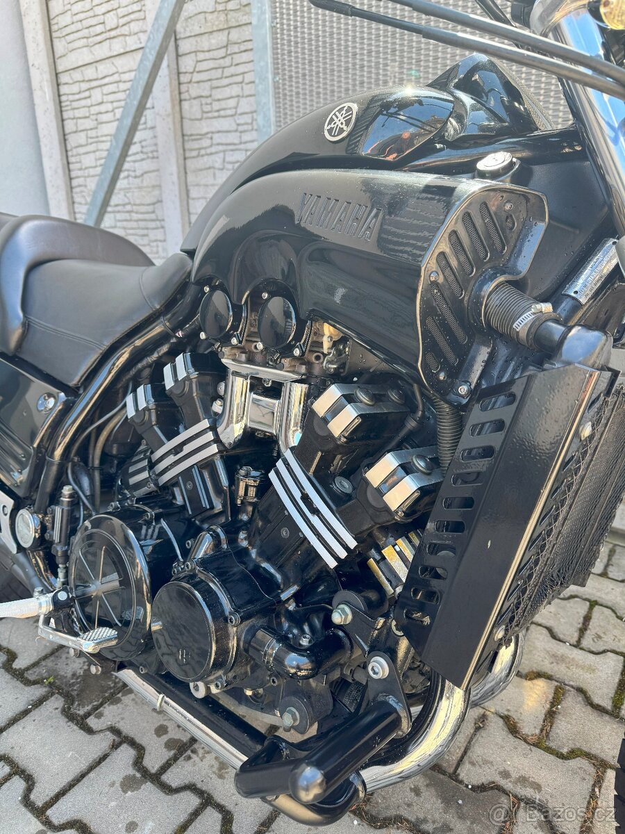Yamaha Vmax 1200 - 4