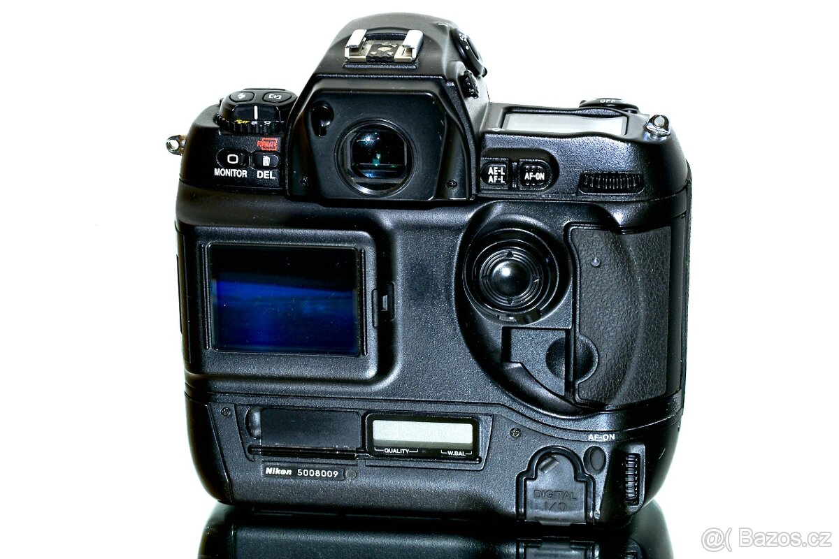 Nikon D1 - 4
