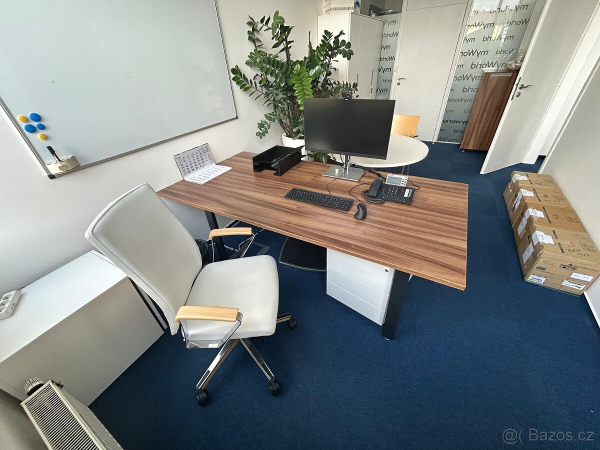 Kancelářské vybavení a výpočetní technika - 4