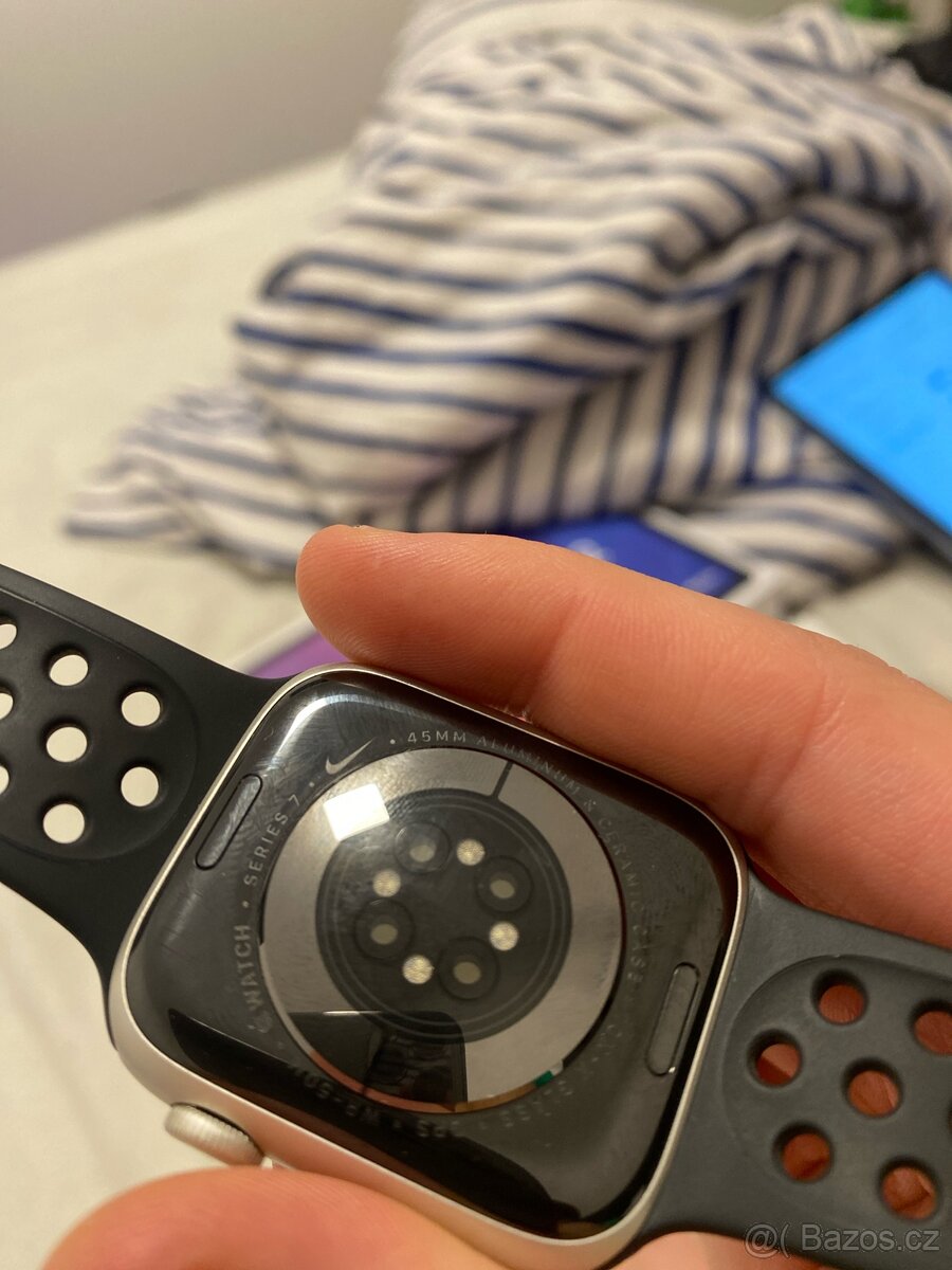 Prodám Apple Watch Series 7, edice Nike 45 мм - 4