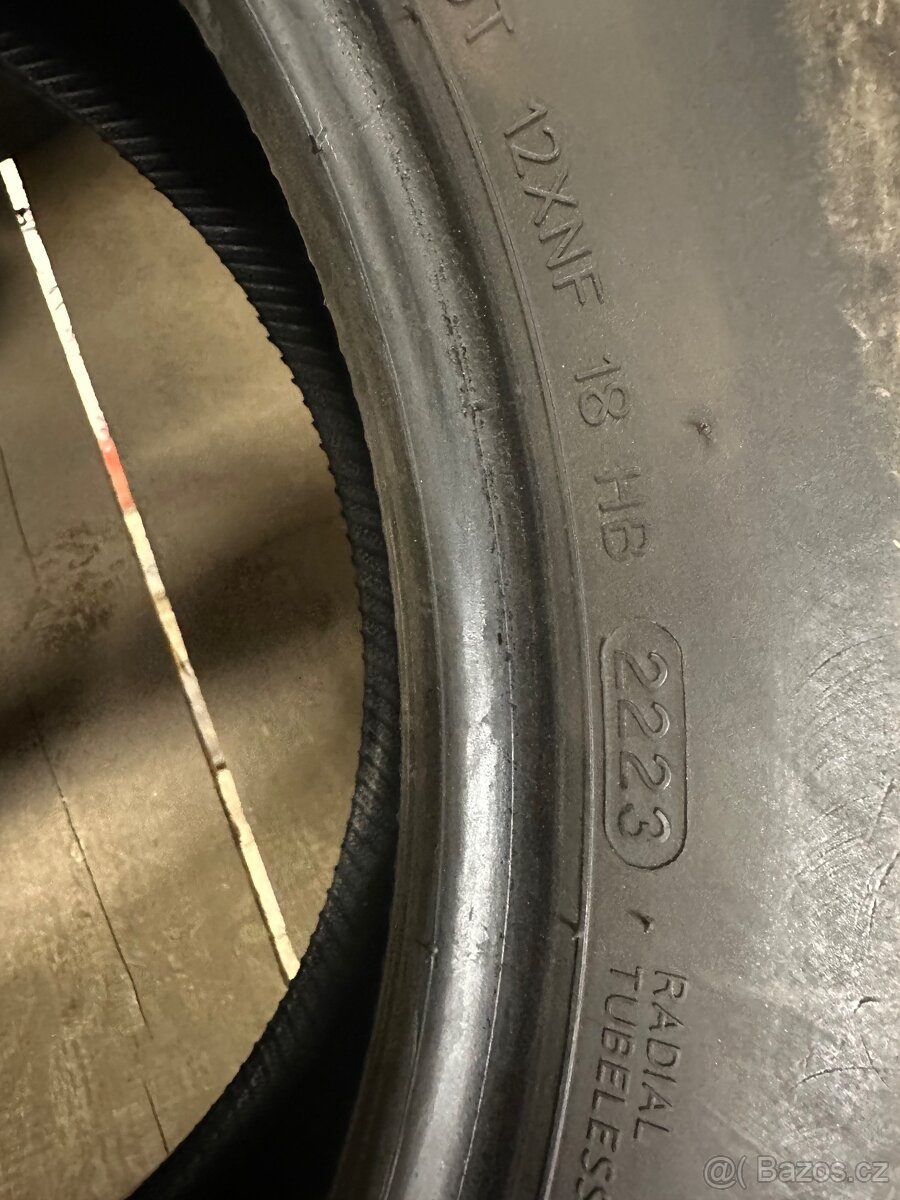 225/60R18 HANKOOK - 4