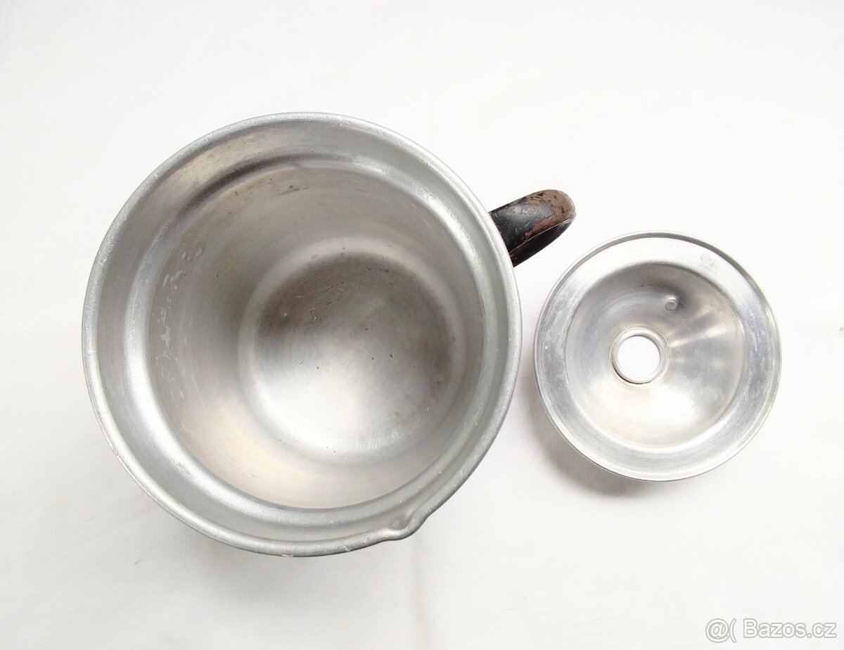 Starožitný hliníkový mlékovar - 4