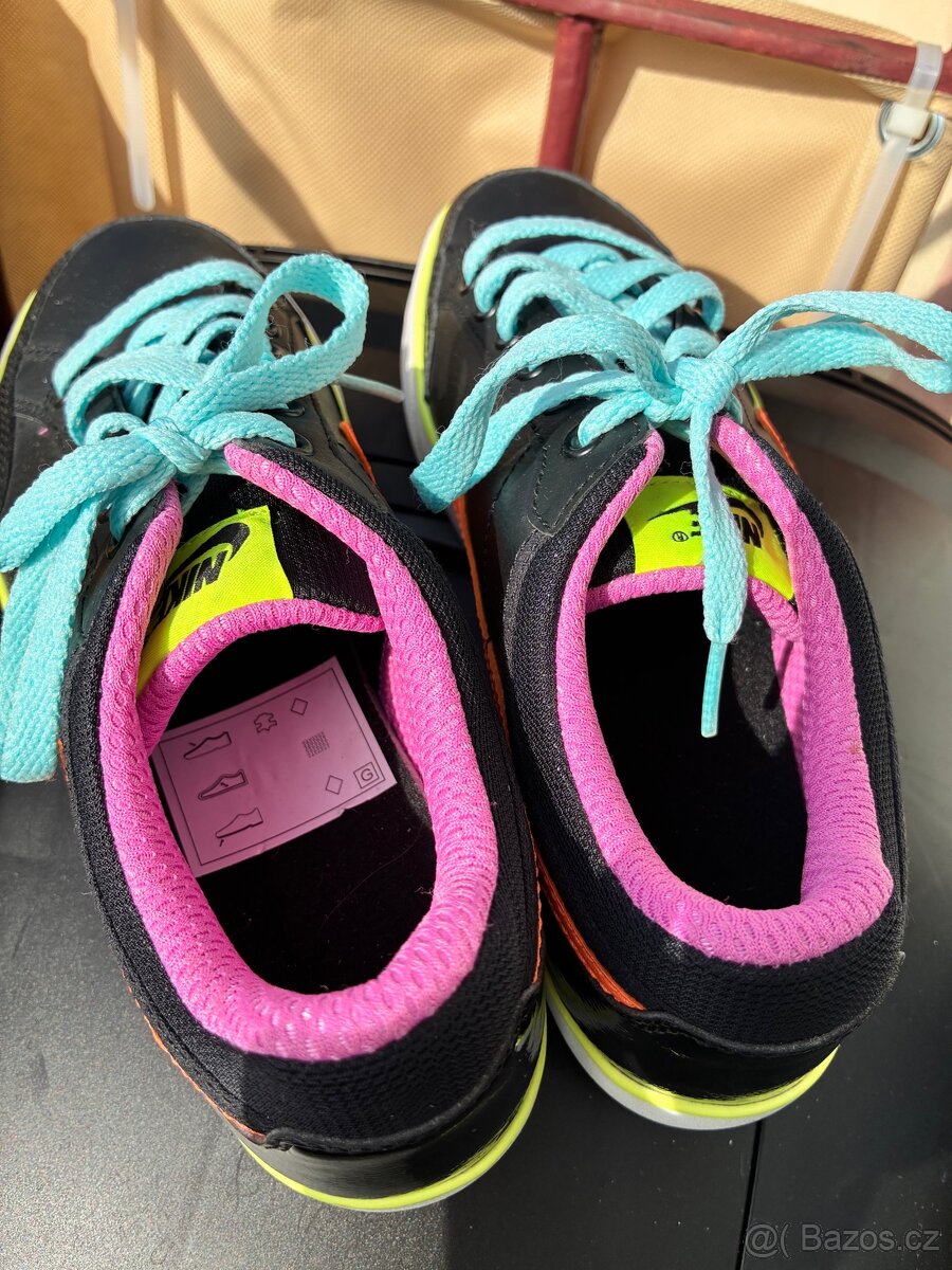 Barevné boty Nike vel. 36,5 - 4