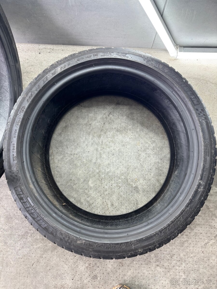 LETNÍ PNEU 225/40/18 - 4