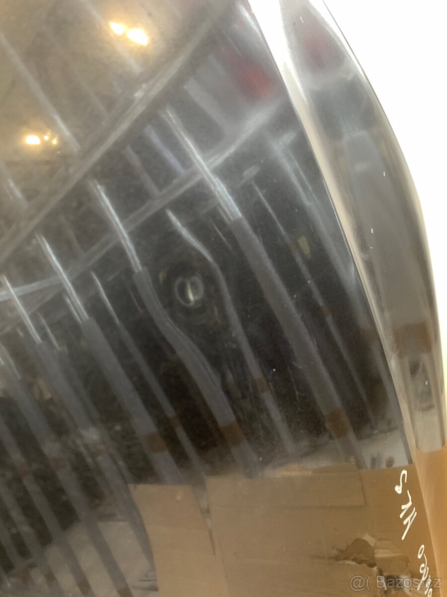 Ford Mondeo Mk3, kapota - 4