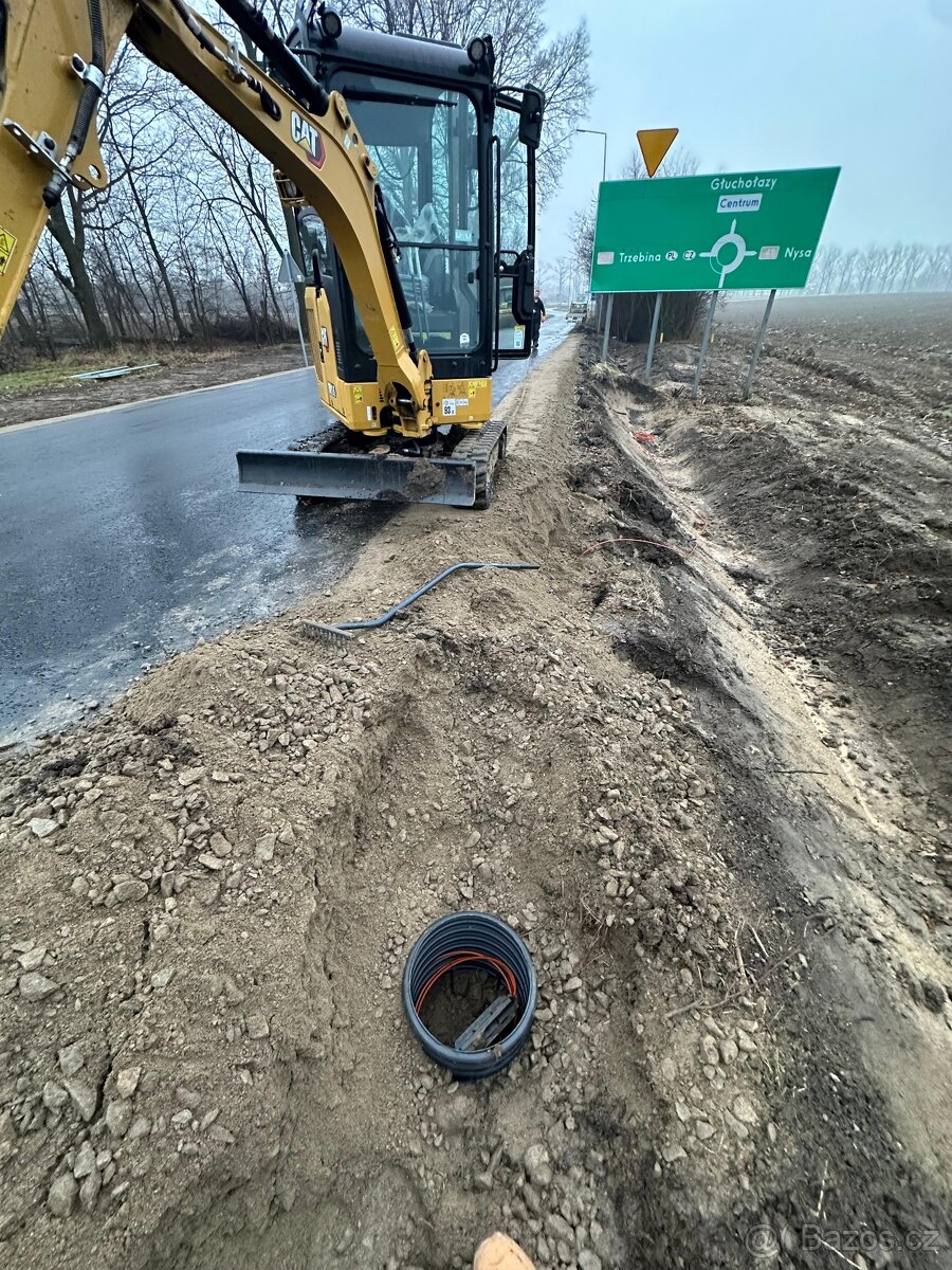 Minibagr Caterpillar 301.6 - 4