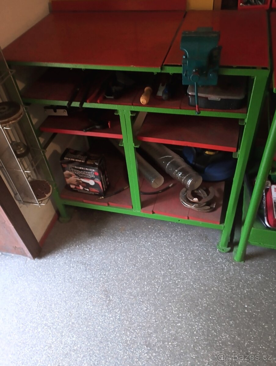 Pracovní stůl - 4