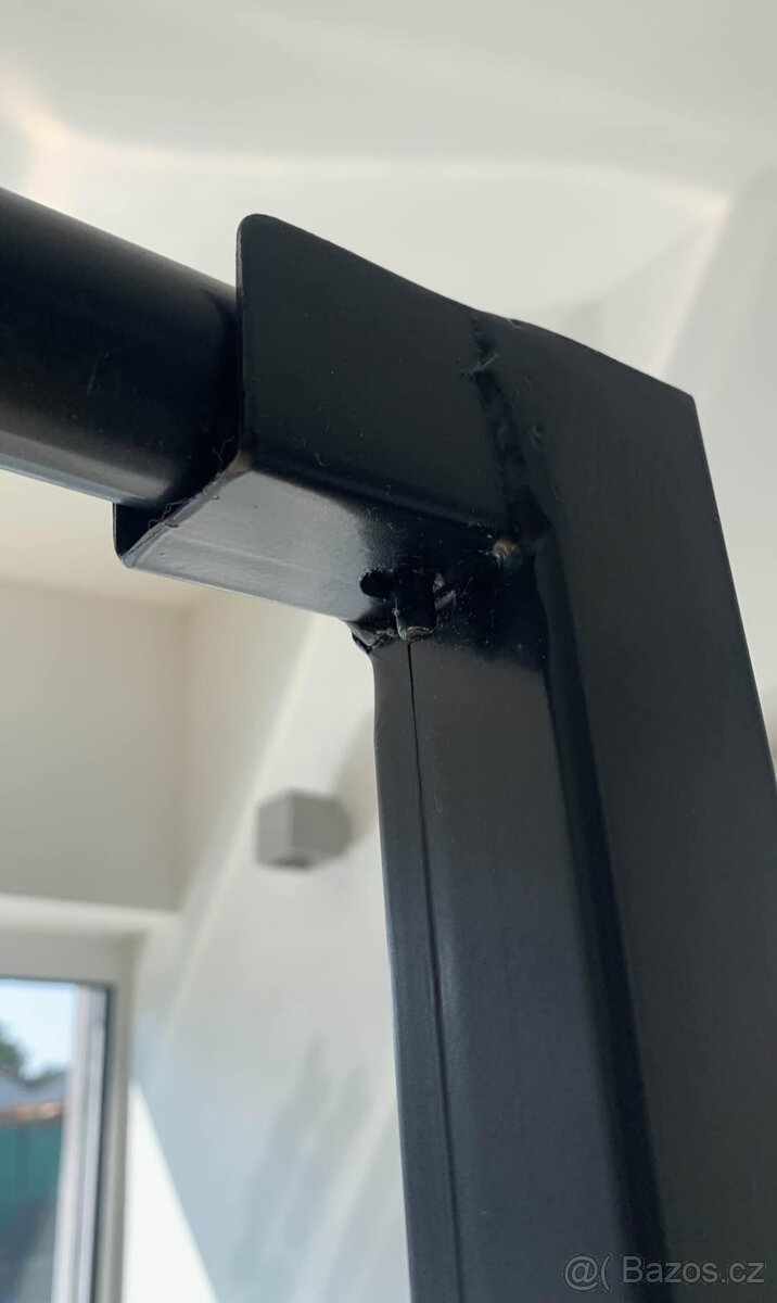 Kovový štendr stojan na oblečení - 4