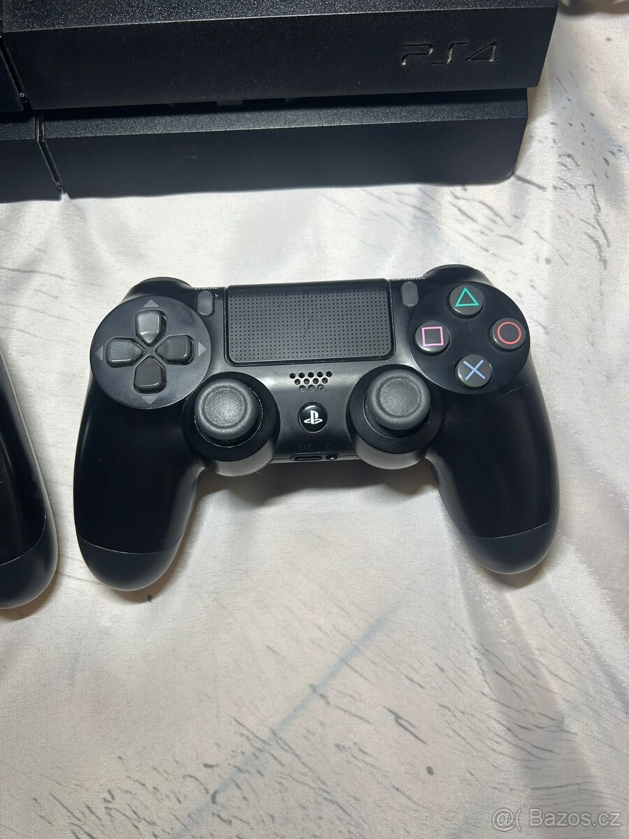 PlayStation 4 1TB + 2 orig. Ovladače+ hry - 4
