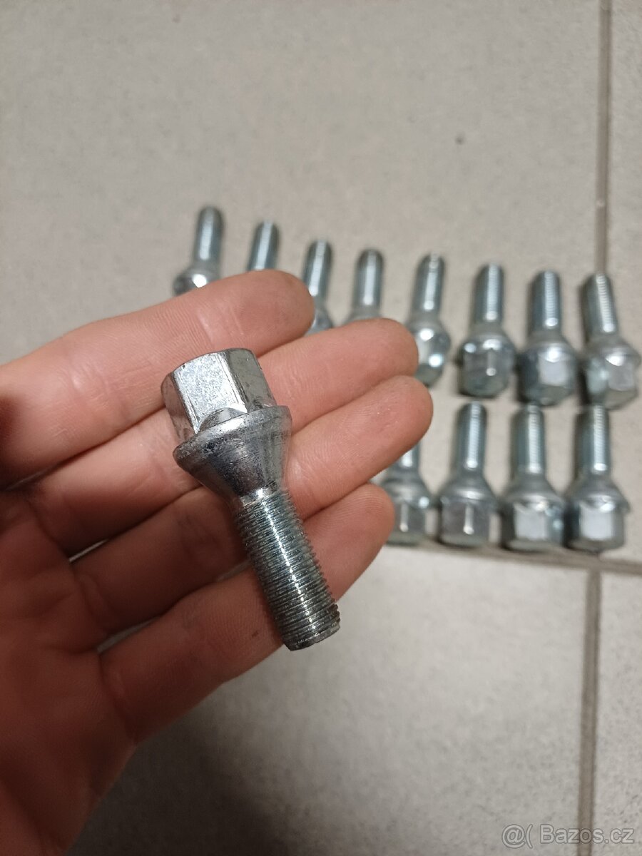 Šrouby kol M12x1,5x25mm - 4