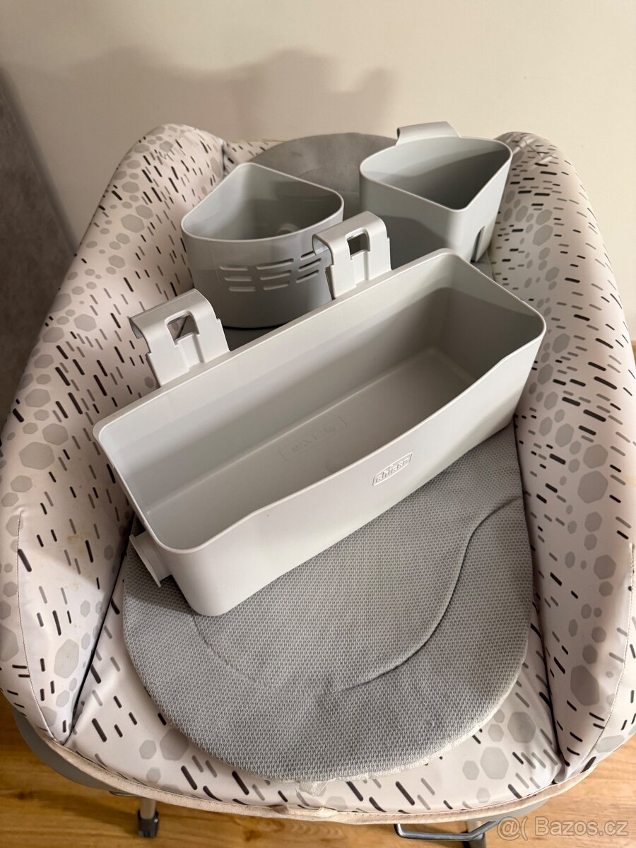 Přebalovací pult Chicco s vaničkou - 4