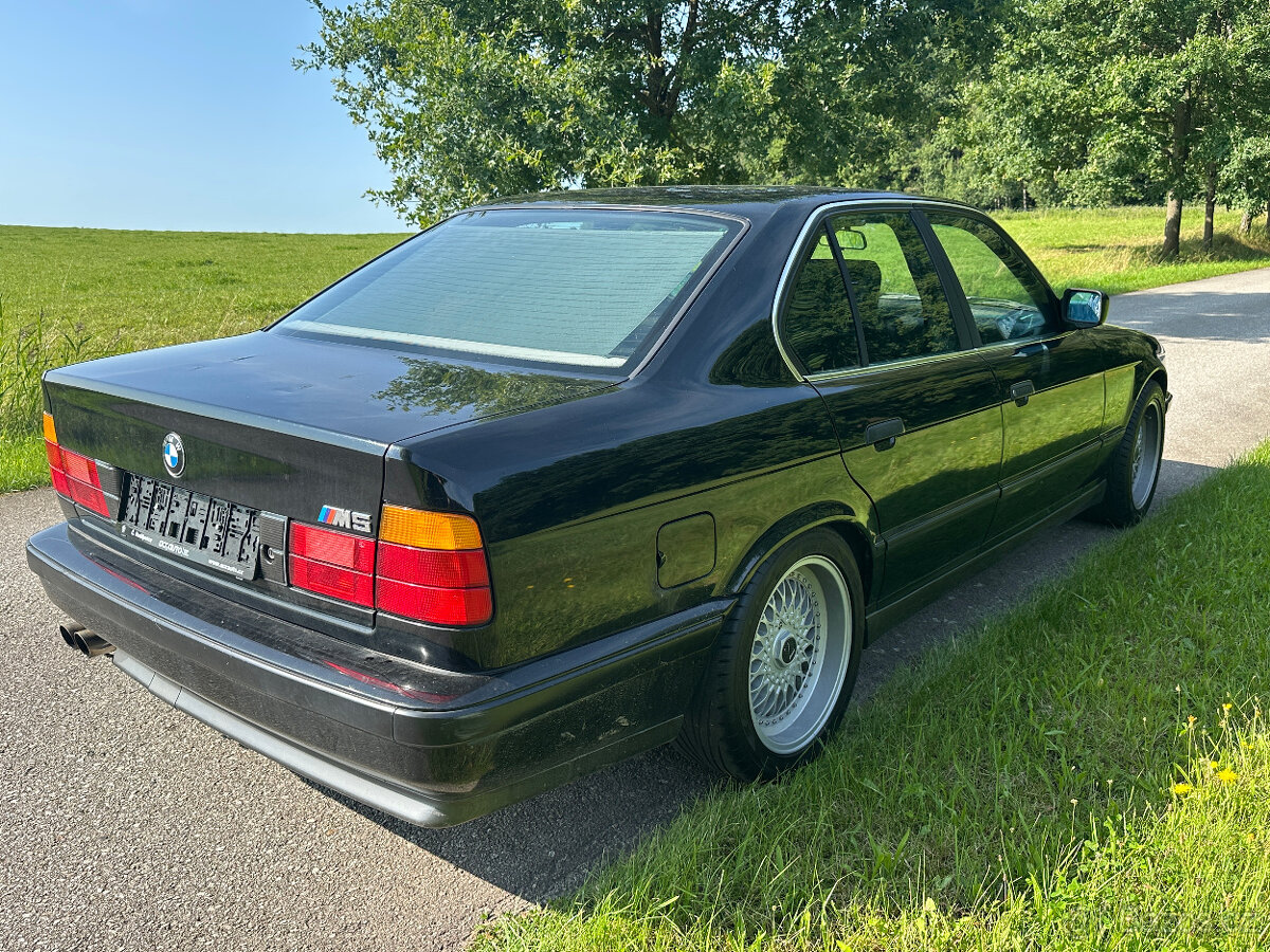 BMW M5 E34 3.6 L r.v. 1989 dovoz CH - 4