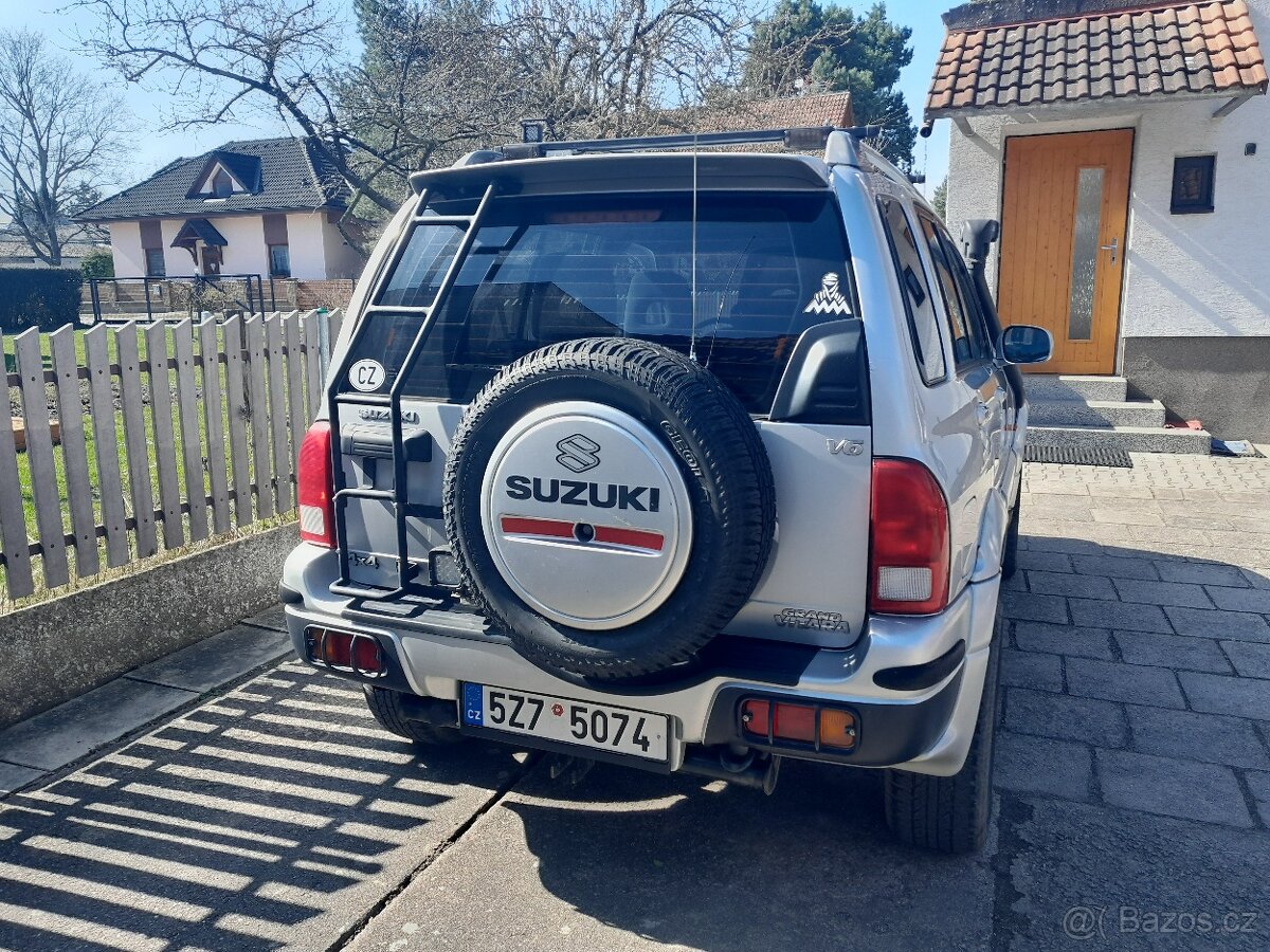 Suzuki Grand Vitara 2,5 V6 automat - 4