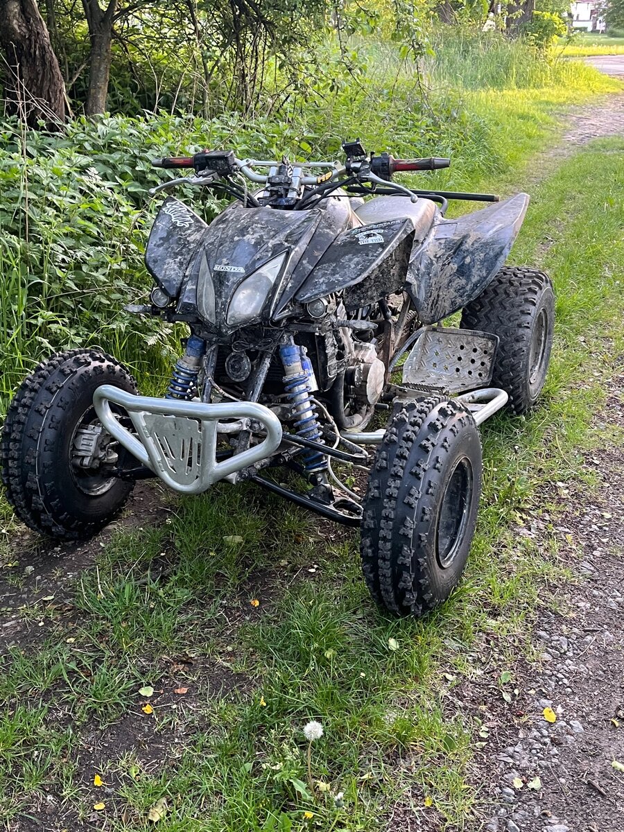 Čtyřkolka honda cbr 600