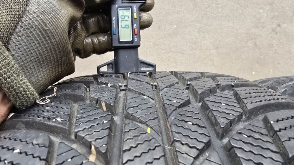 Zimní pneu 215/55/17 Bridgestone - 4