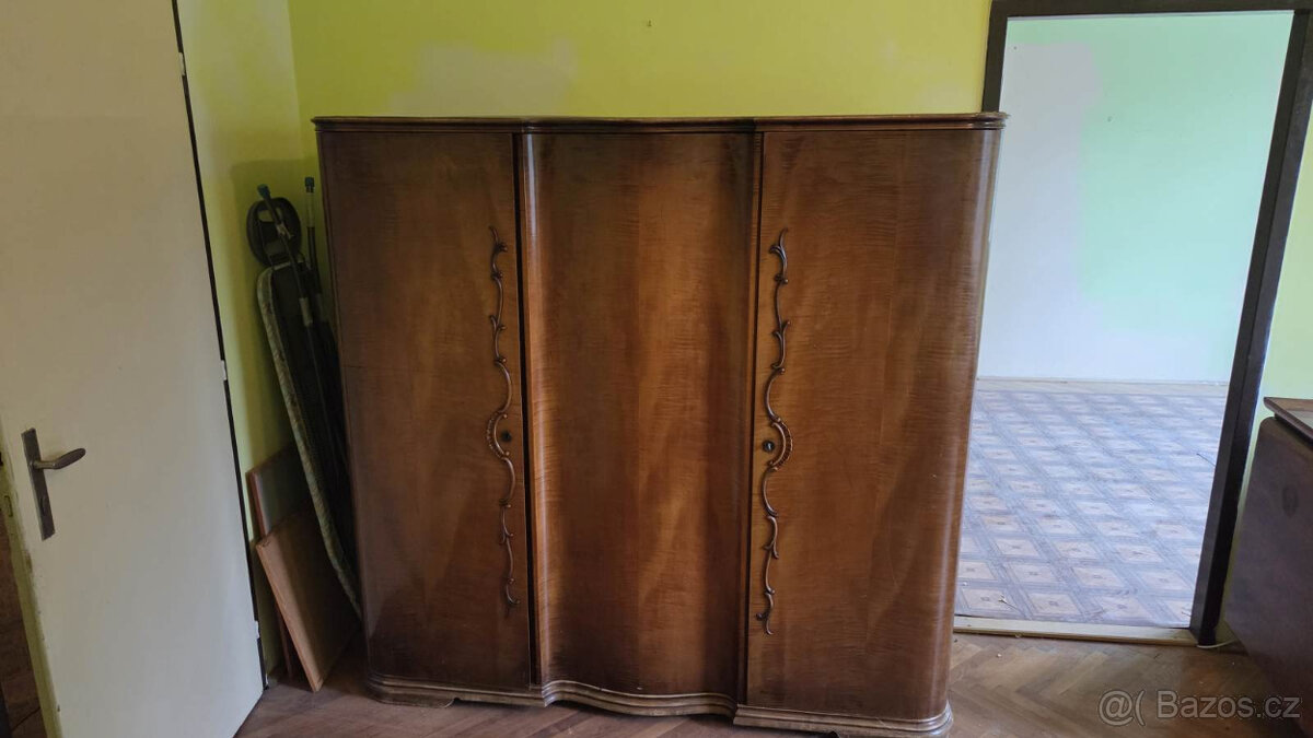 starožitný nábytek - skříň, skříňka, toaletka - 4
