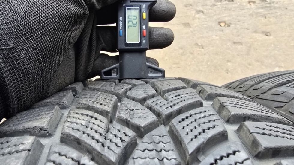 Zimní pneu 205/55/19 Good Year - 4