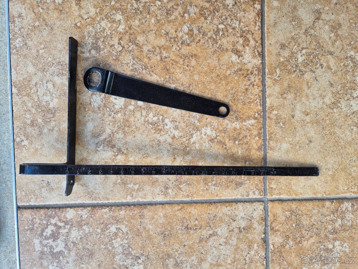 Okružni pila, mafl Worx WU433 - 4