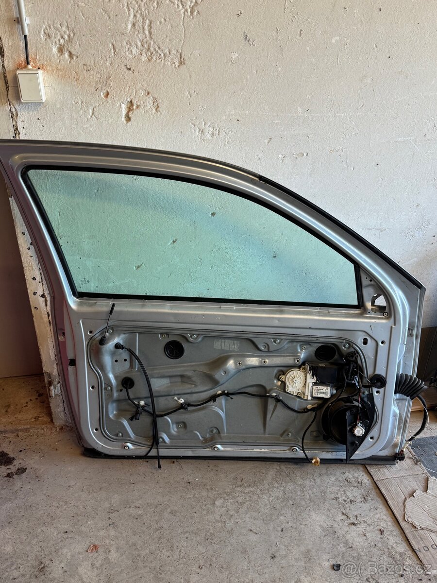 VW Golf 4 3D, LP dveře - 4