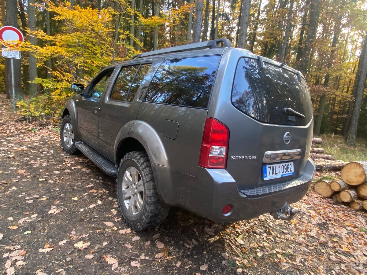 Nissan pathfinder 4x4 redukce Offroad 7míst rychlost=sleva