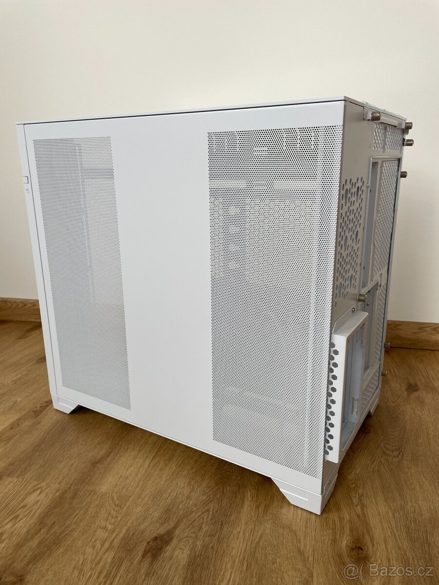 Lian-Li O11 VISION White nová - 4