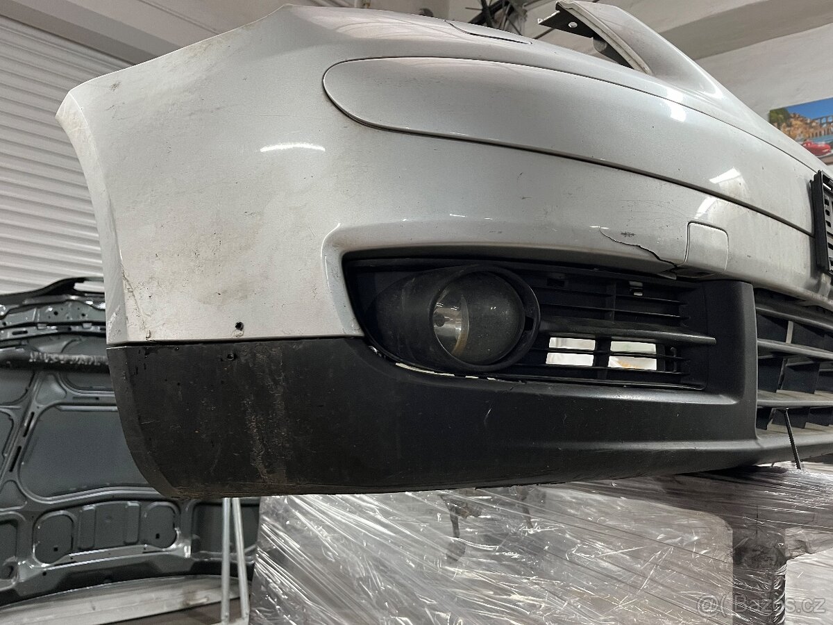 Vw Touran přední zadní nárazník LA7W stříbrný maska - 4