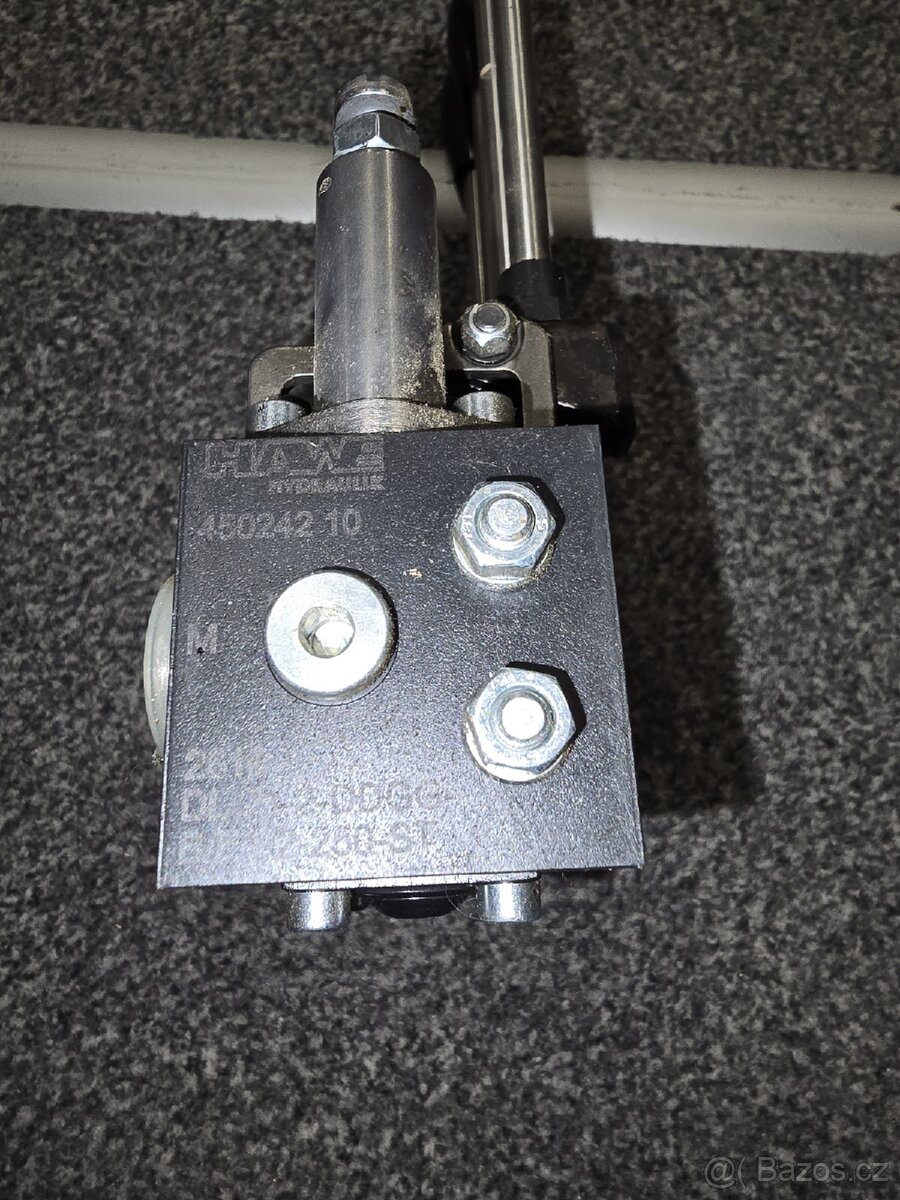 Hydraulicky rozvaděč - 4