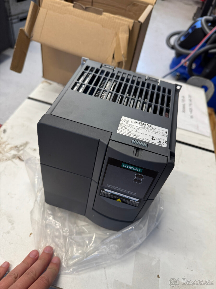 Frekvenční měnič Siemens 6SE6440-2AD31-1CA1 - 11kW - PRODÁNO - 4