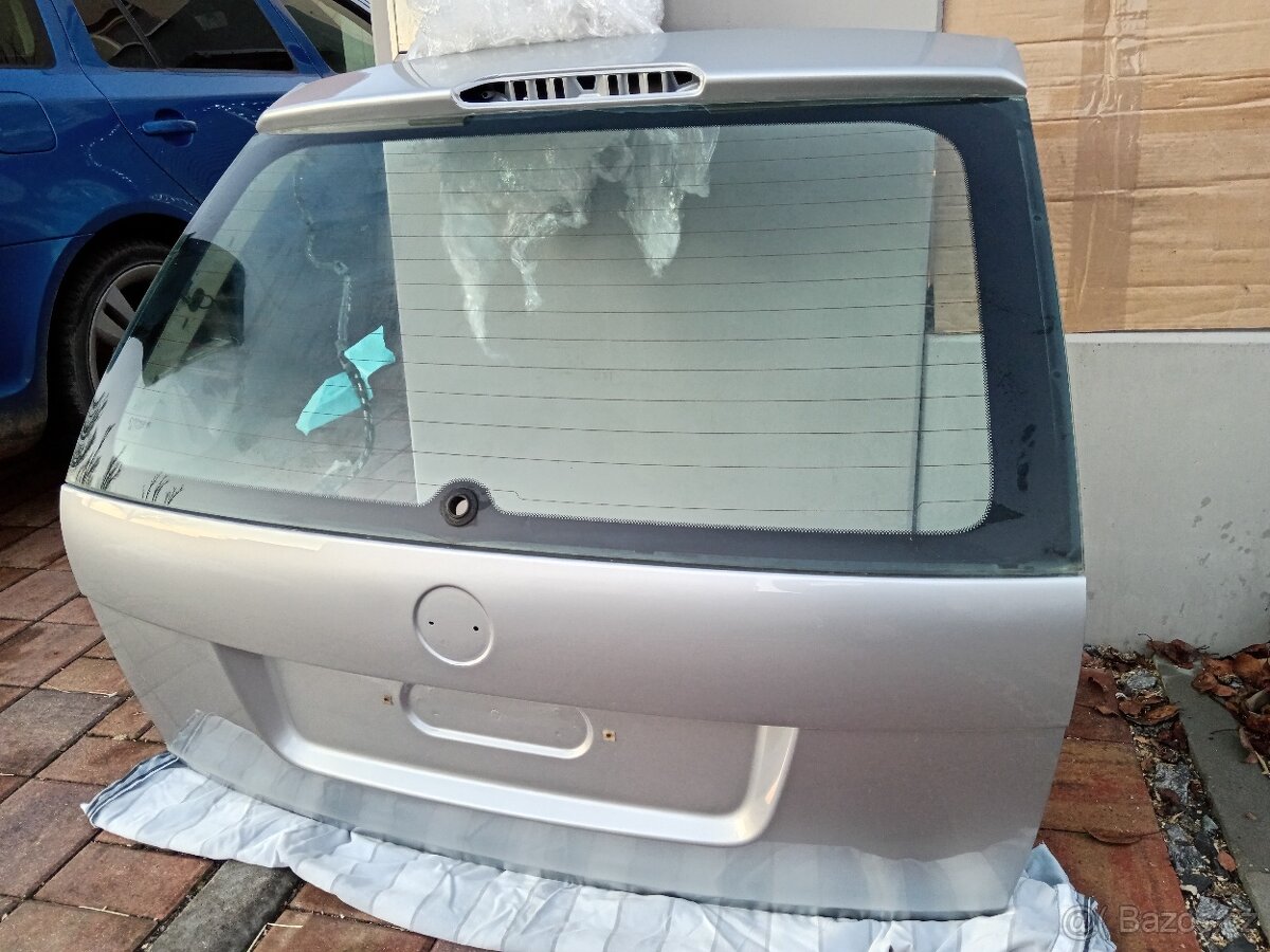 Páté dveře Škoda Octavia 2 kombi - 4