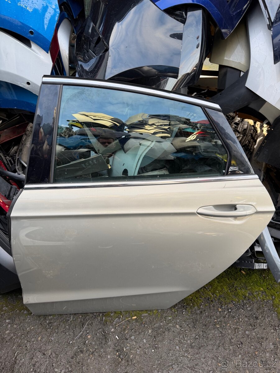 Ford Mondeo dveře mk5 - 4