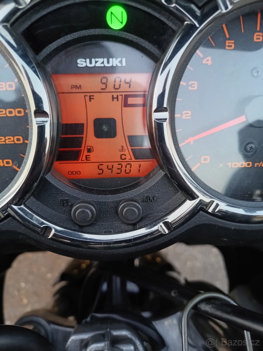 Suzuki DL1000 V-strom - 4