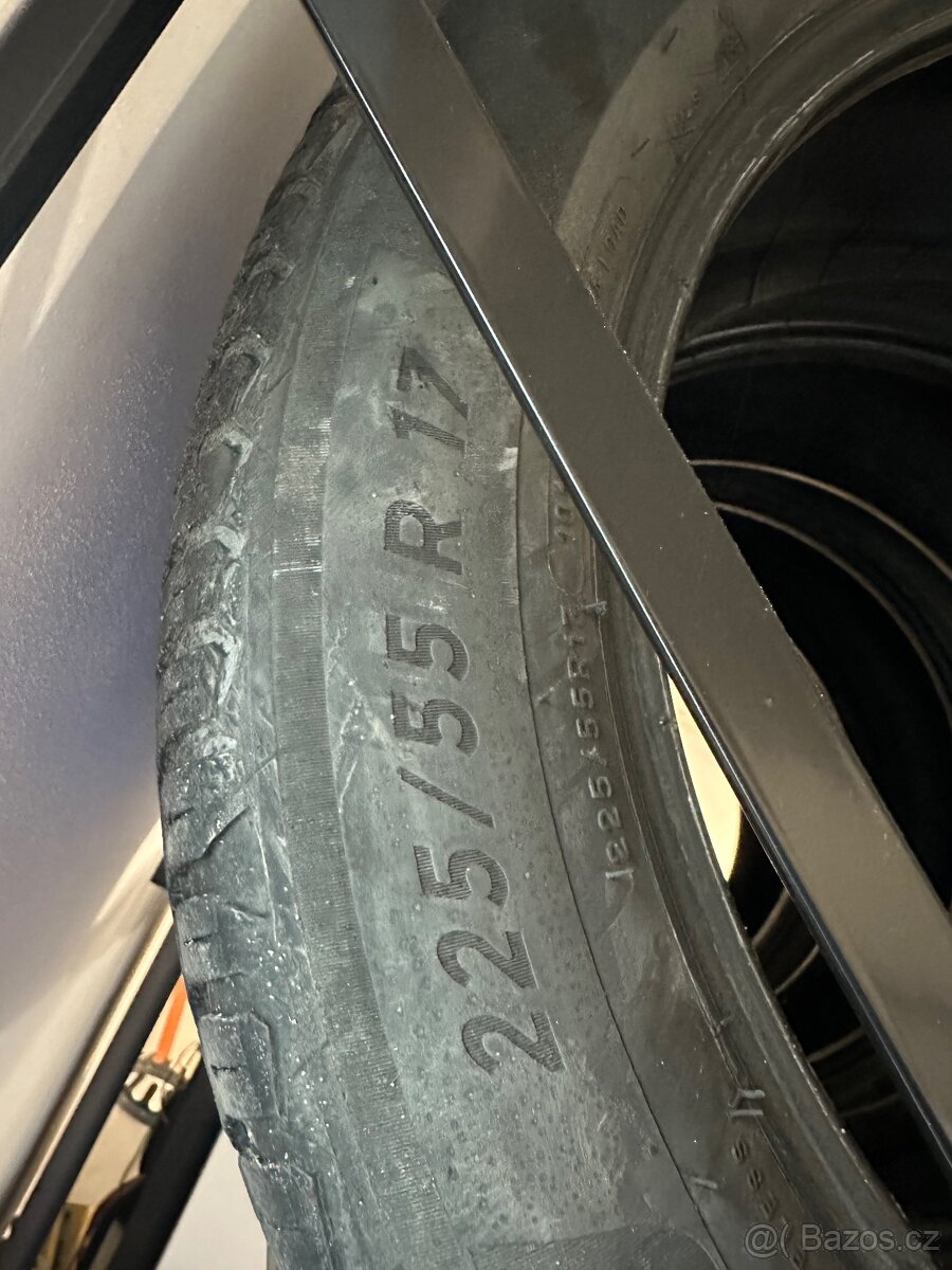 Michelin Crossclimate 225/55/17 - 4