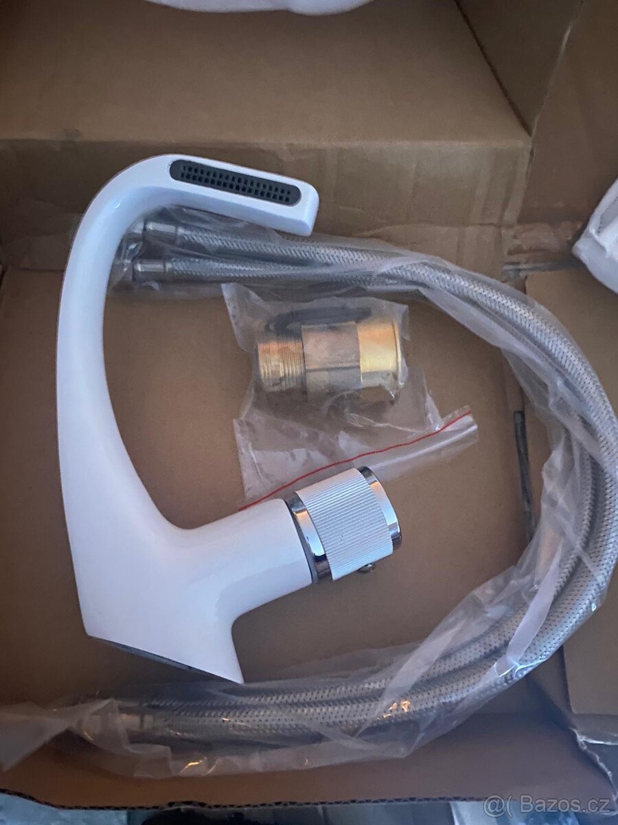 Nová dřezová baterie.(19cm) - 4