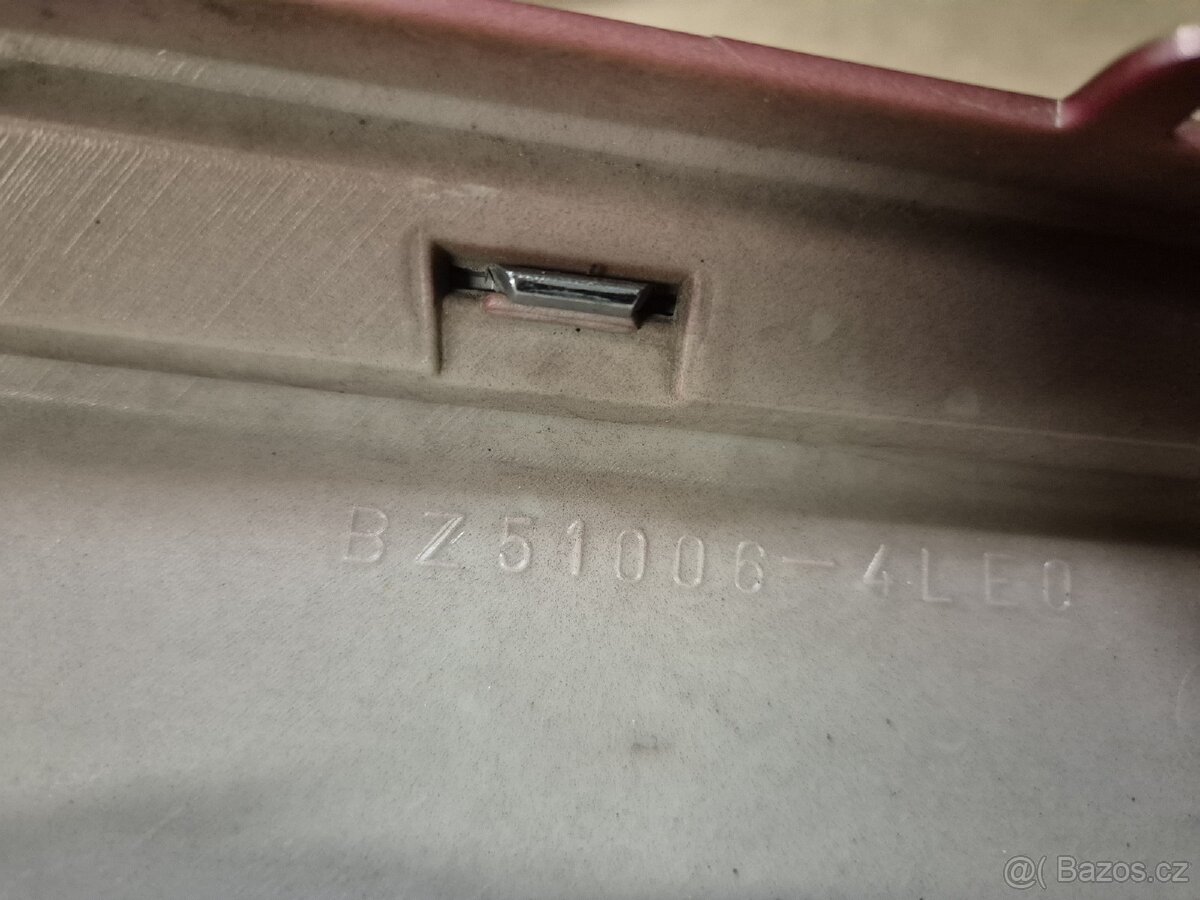 Mercedes E W211 rohové lišty předního nárazníku - 4