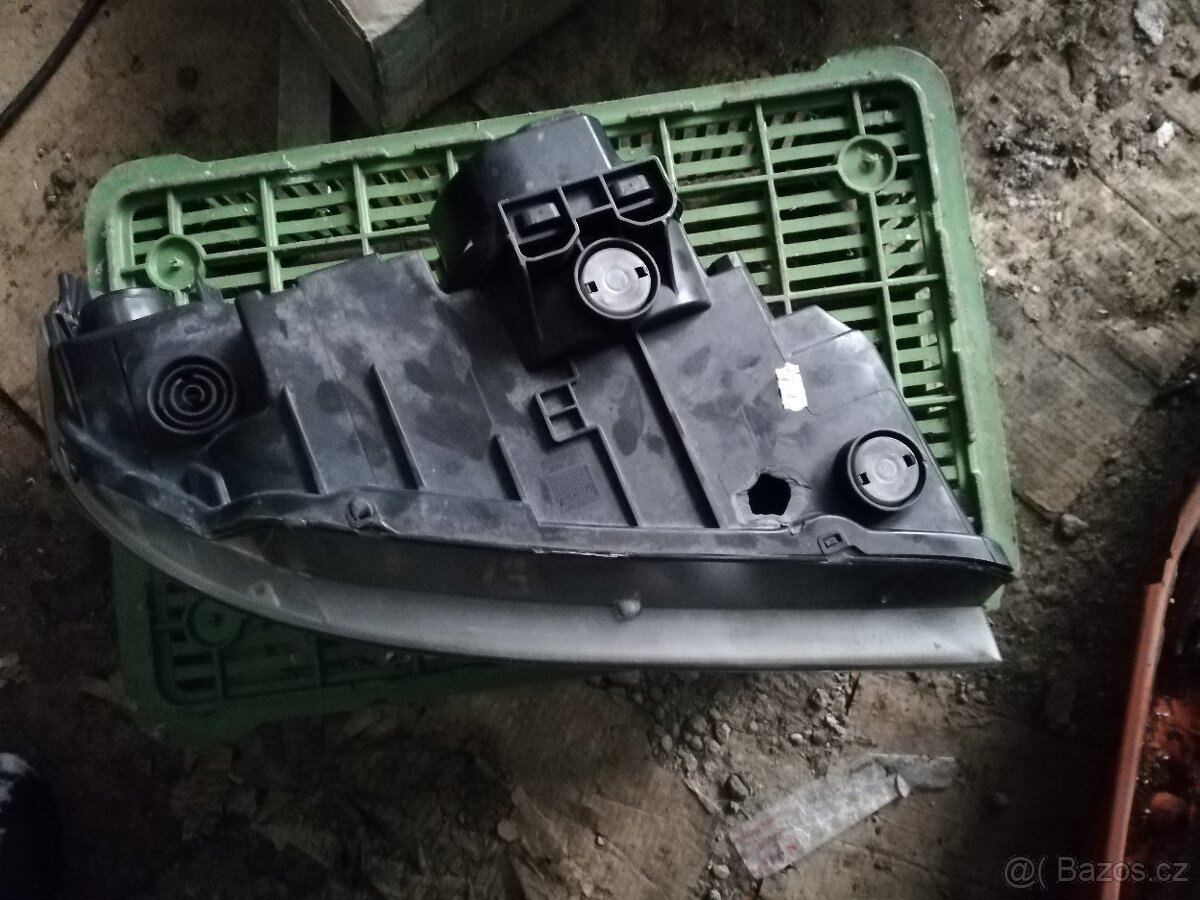 Přední světlo bmw e91 - 4