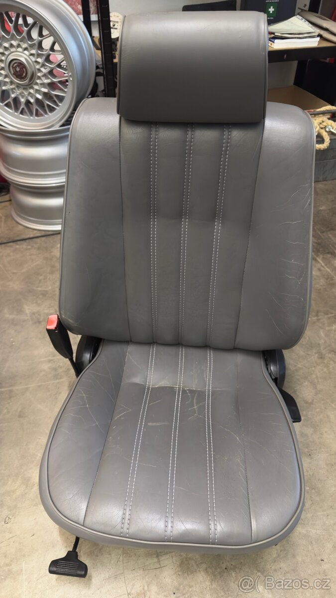 BMW e30 Touring interiér - 4