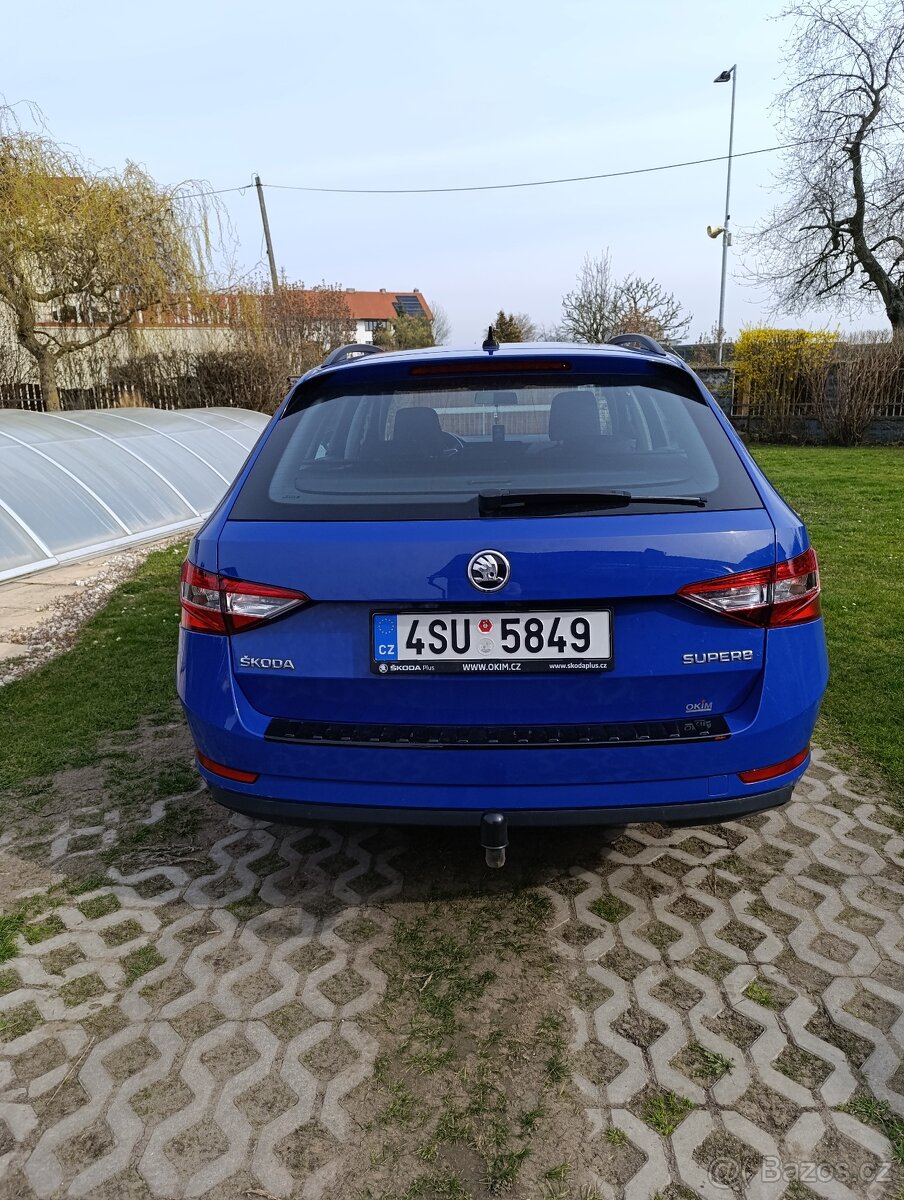 Prodám vozidlo Škoda Superb combi - 4